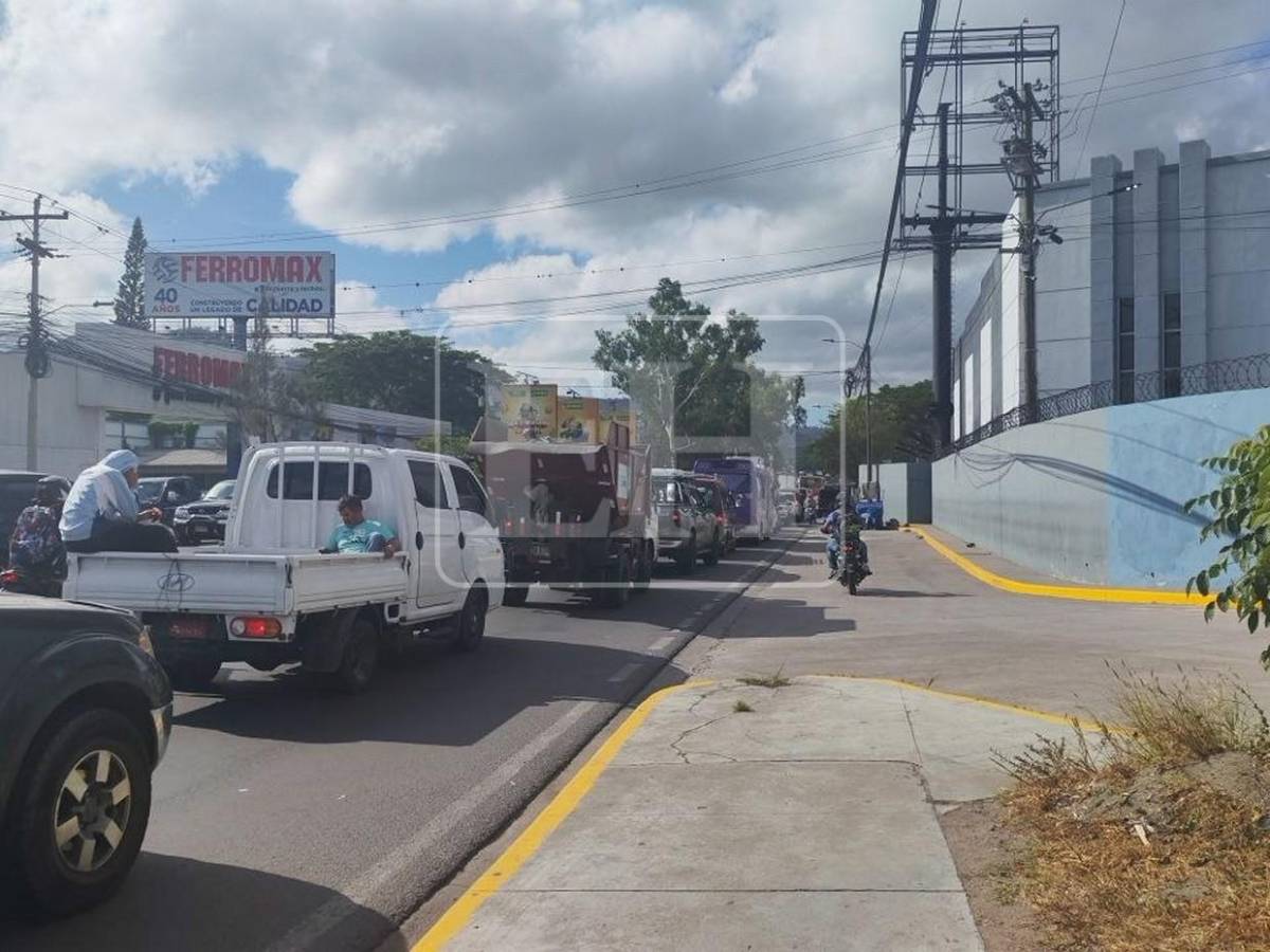Largas filas por colisión en salida al sur esta mañana en la capital