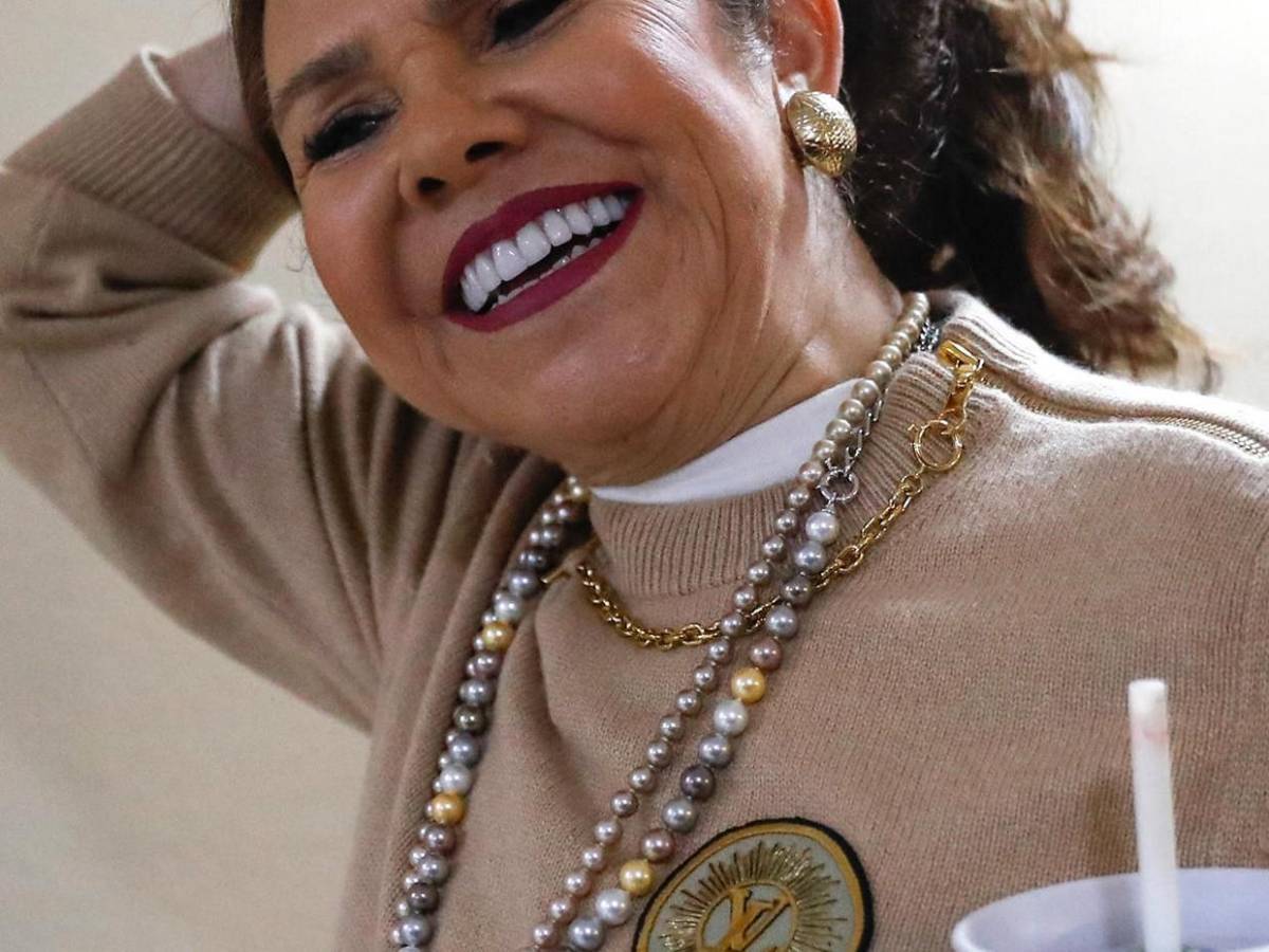 Polémica e irreverente: así es Celeste Amarilla, senadora que lanzó ofensas racistas a Mbappé