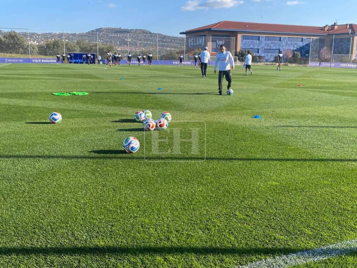 En cancha de gigante de España y el único jugador que faltó: El primer entreno de Honduras con nuevo DT