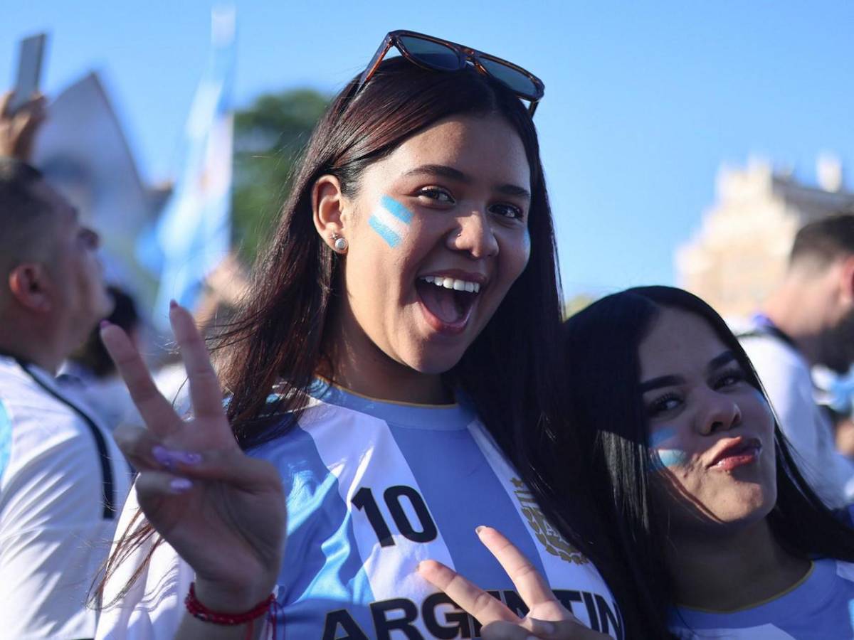 De blanco y celeste se pinta la ciudad de Kansas para el banderazo Argentina vs Argelia