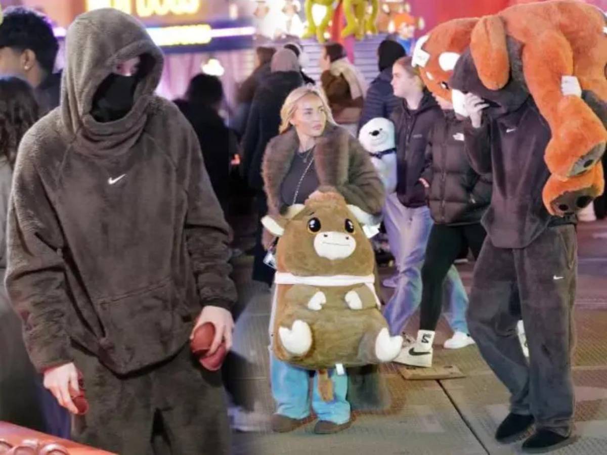 Jugador se tapó el rostró pero siempre fue captado recogiendo bella rubia