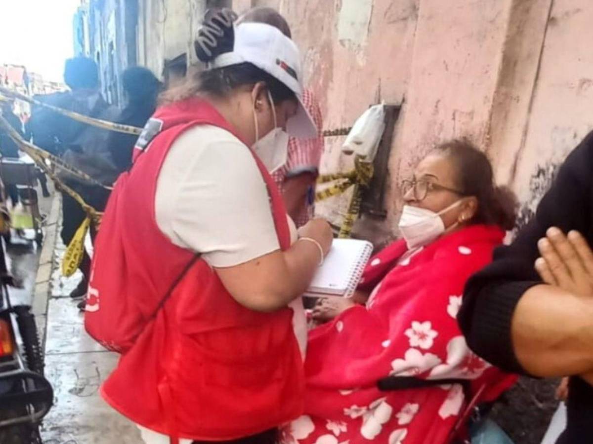 Incendio en Lima: bomberos luchan contra llamas en almacenes de juguetes