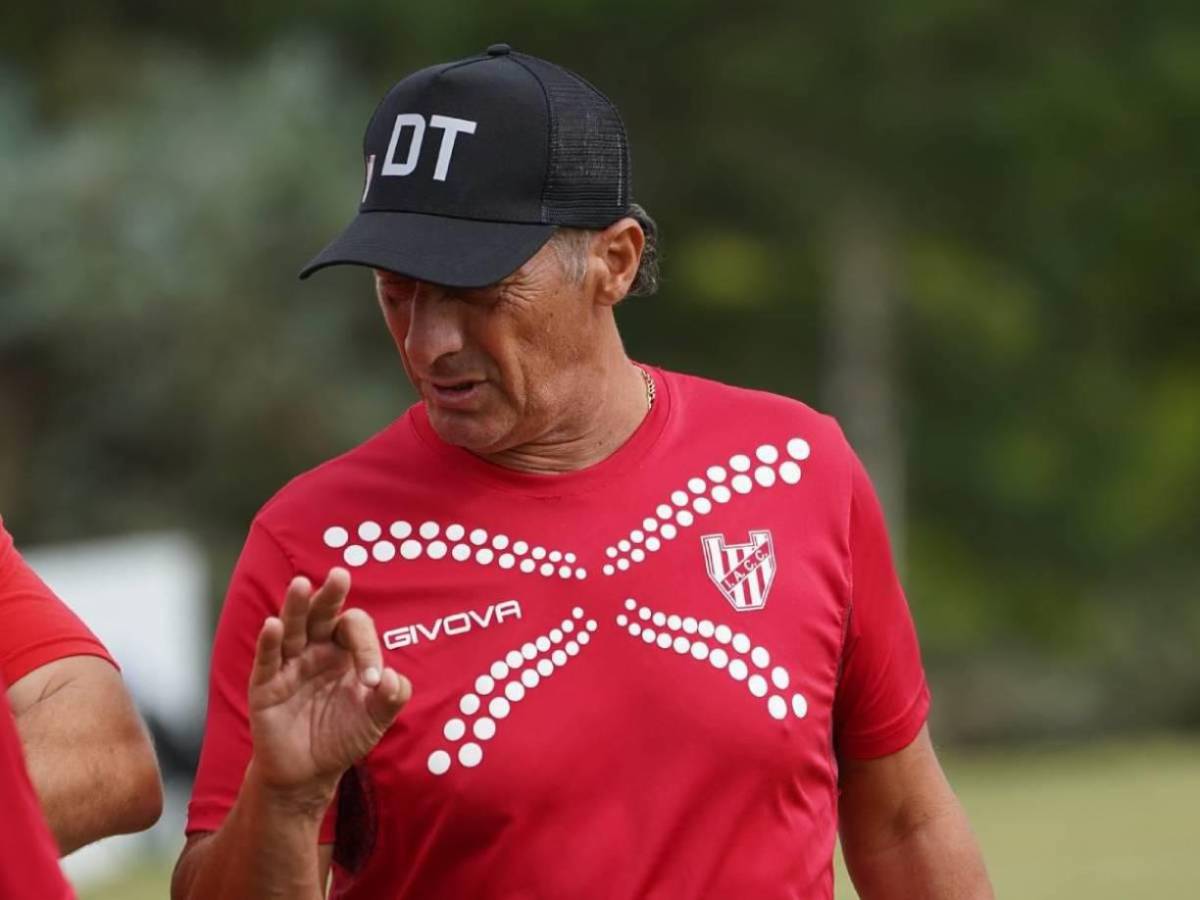 Aficionados le roban todo a jugadores del Instituto, equipo de Pedro Troglio