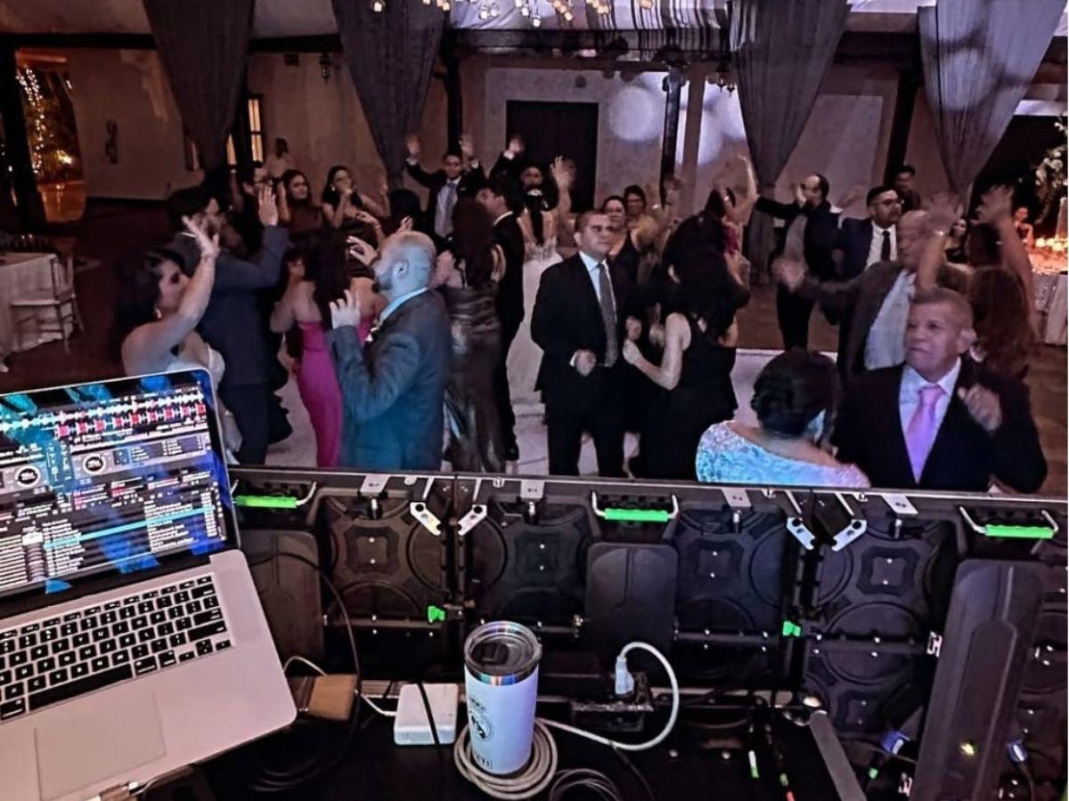 Así fue la boda de Carlos Pineda y Daniela Hernández; salón, invitados y la fiesta