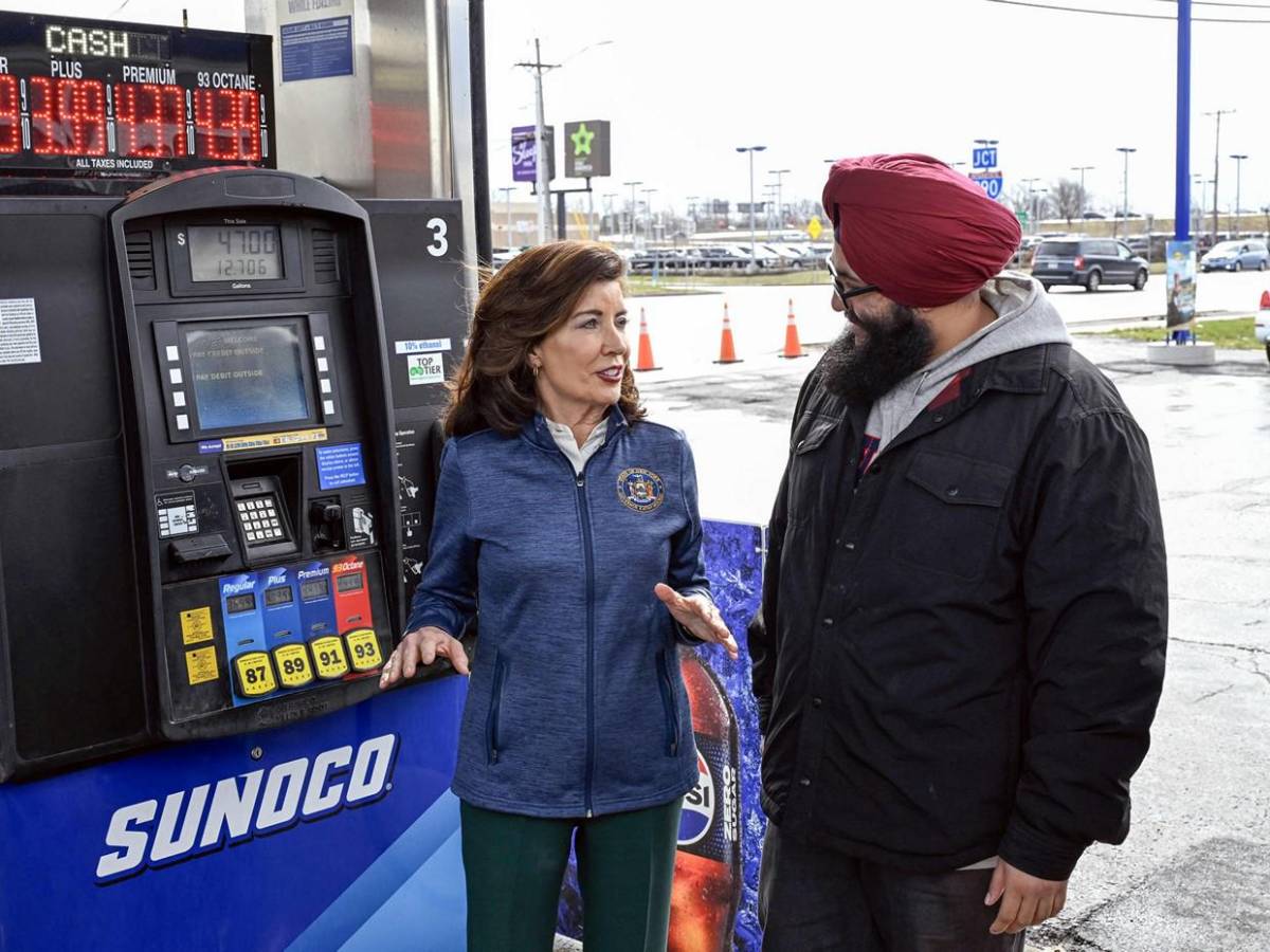 Estados Unidos enfrenta alza histórica en precios del diésel