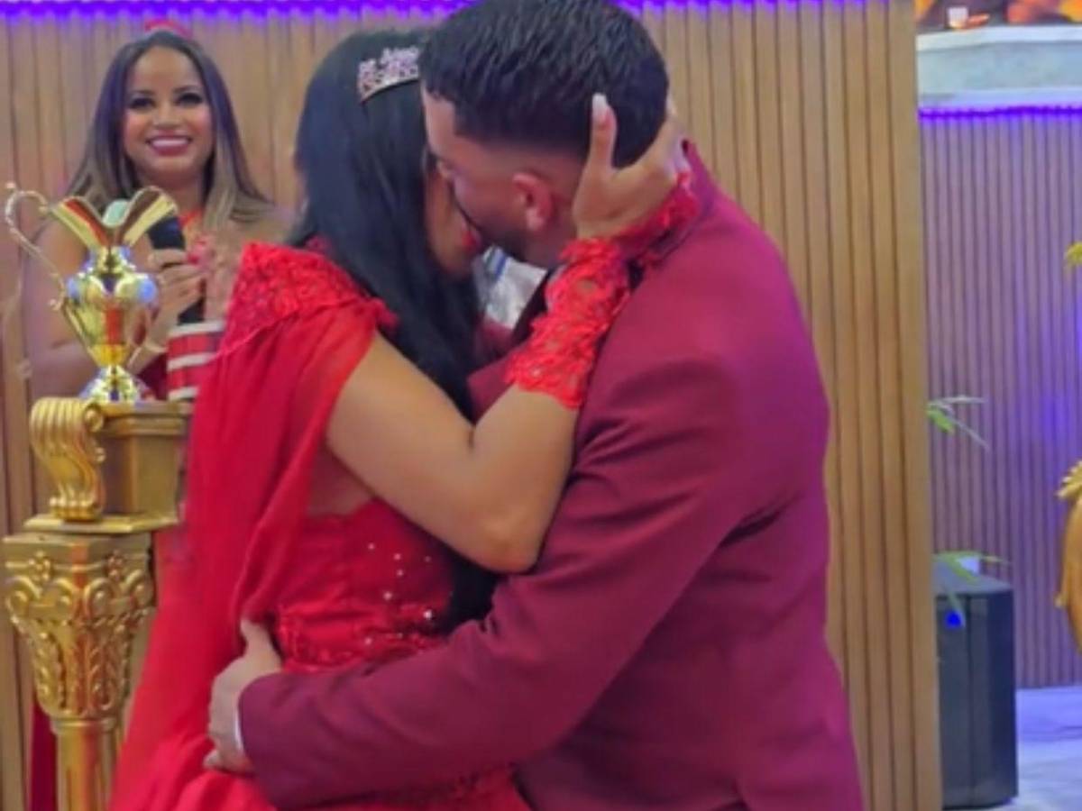 Alabanzas y bendición: así fue la primera boda en la Iglesia de Lucifer