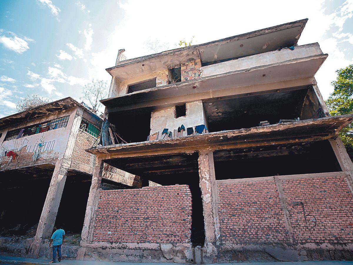 Edificios en ruinas en el centro histórico causan problemas en la ciudad