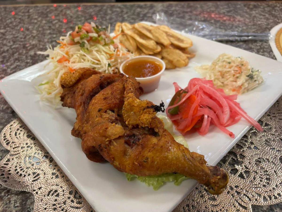 Así es el restaurante de comida hondureña de la madre de David Ruiz en Miami Así es el restaurante de comida hondureña de la madre de David Ruiz en Miami