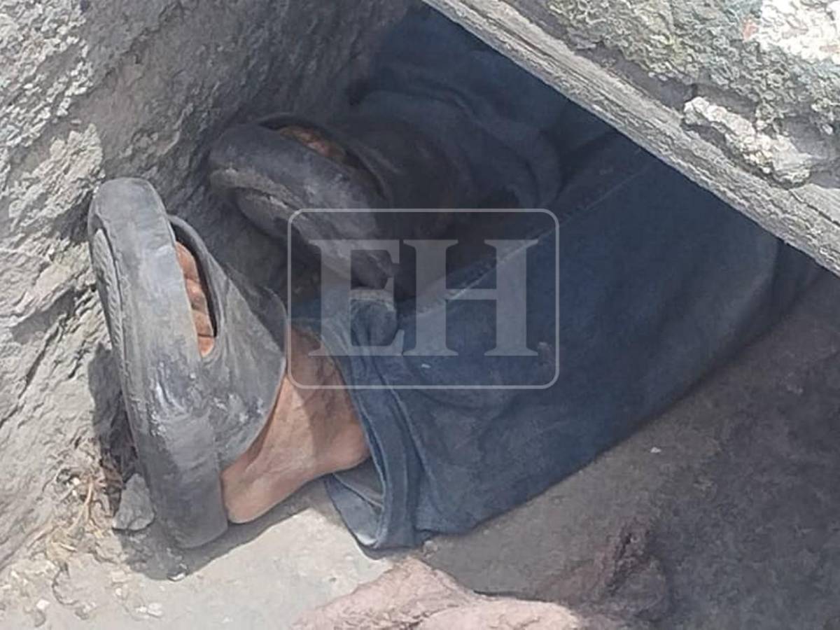Ni herido ni atrapado: hombre se negaba a salir de cuneta donde vive hace 20 días