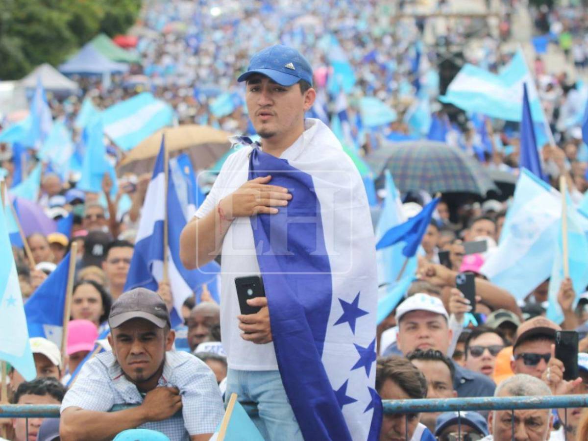 Las mejores 14 fotos de la movilización del Partido Nacional en Tegucigalpa