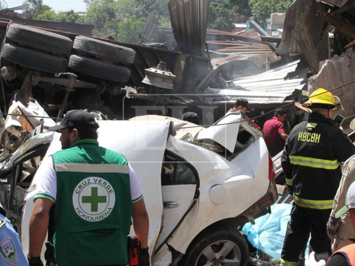 Conductor de la volqueta murió carbonizado: reporte de autoridades en accidente de Villa Nueva
