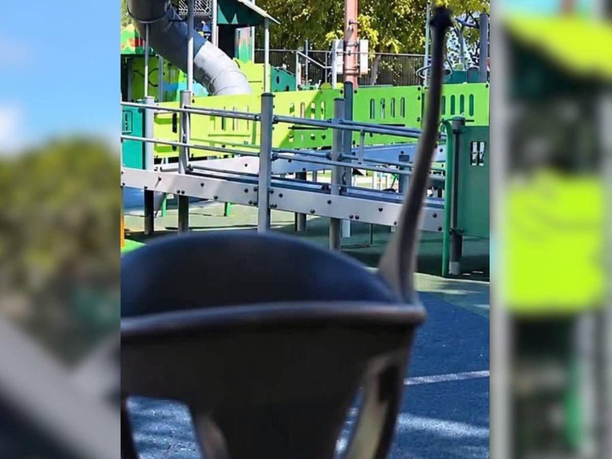 Niño hondureño muere en Miami asfixiado en un tobogán de un parque público
