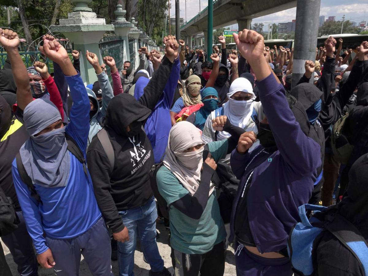 Impactantes imágenes del camión incendiado en Ciudad de México