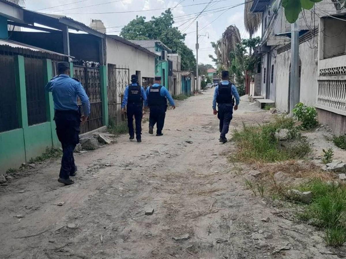 Con salsa de tomate fingió golpes y heridas para exigir pago de rescate a familiares
