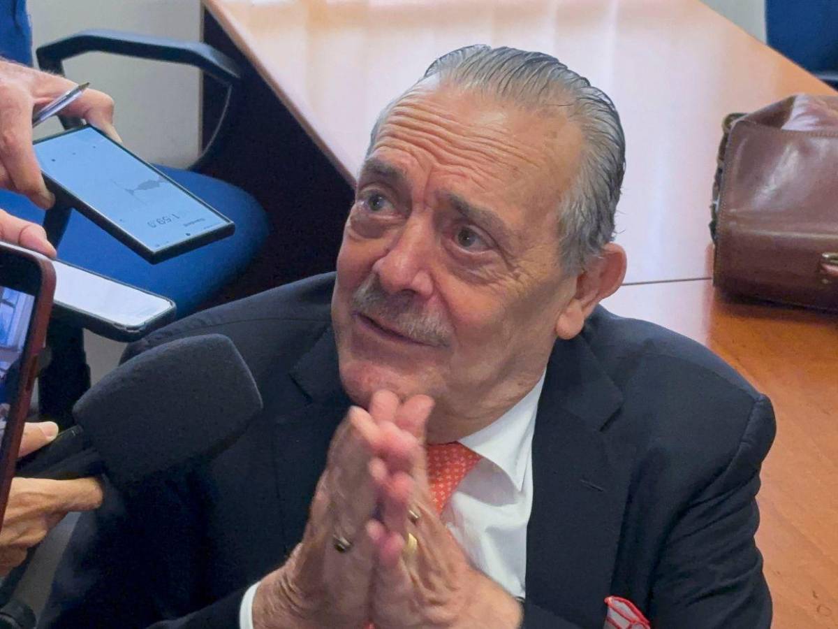 Gérard Depardieu enfrenta juicio por agredir a un paparazzi en Roma