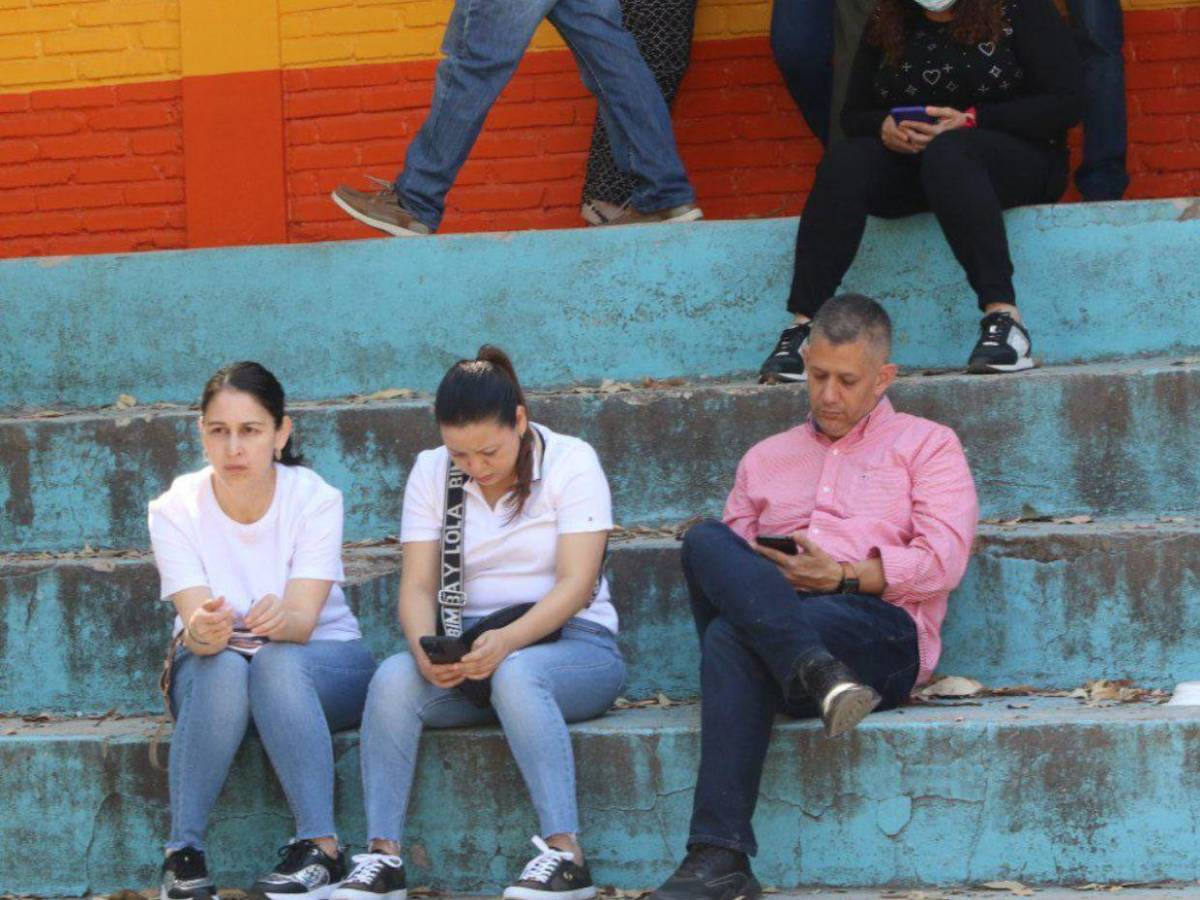 ¡Sin maletas electorales! Retraso en entrega de material mantiene en vilo a la población