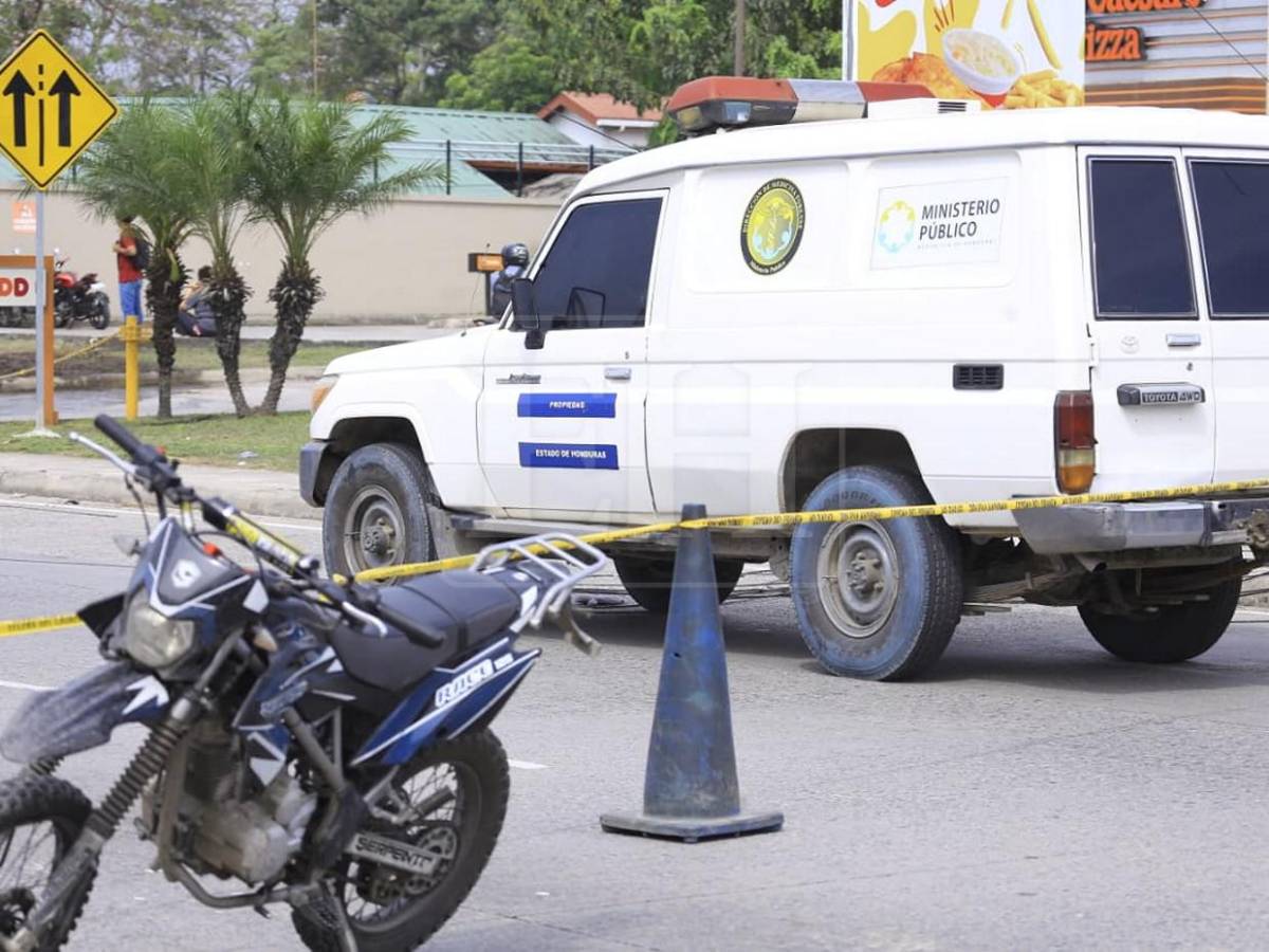 Dueño de moto robada alcanza a asaltantes y les dispara cuando cometían otro robo en SPS