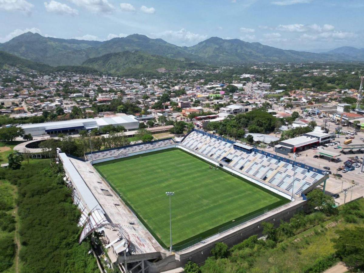 ¡Una belleza! Así está quedando el estadio Juan Ramón Brevé de Juticalpa con su nueva grama