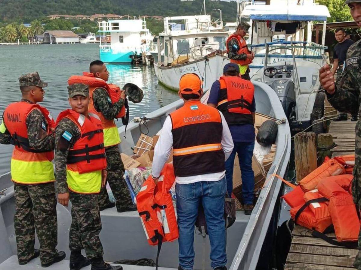 En fotos: el alcance de los daños a viviendas por potente incendio en Guanaja