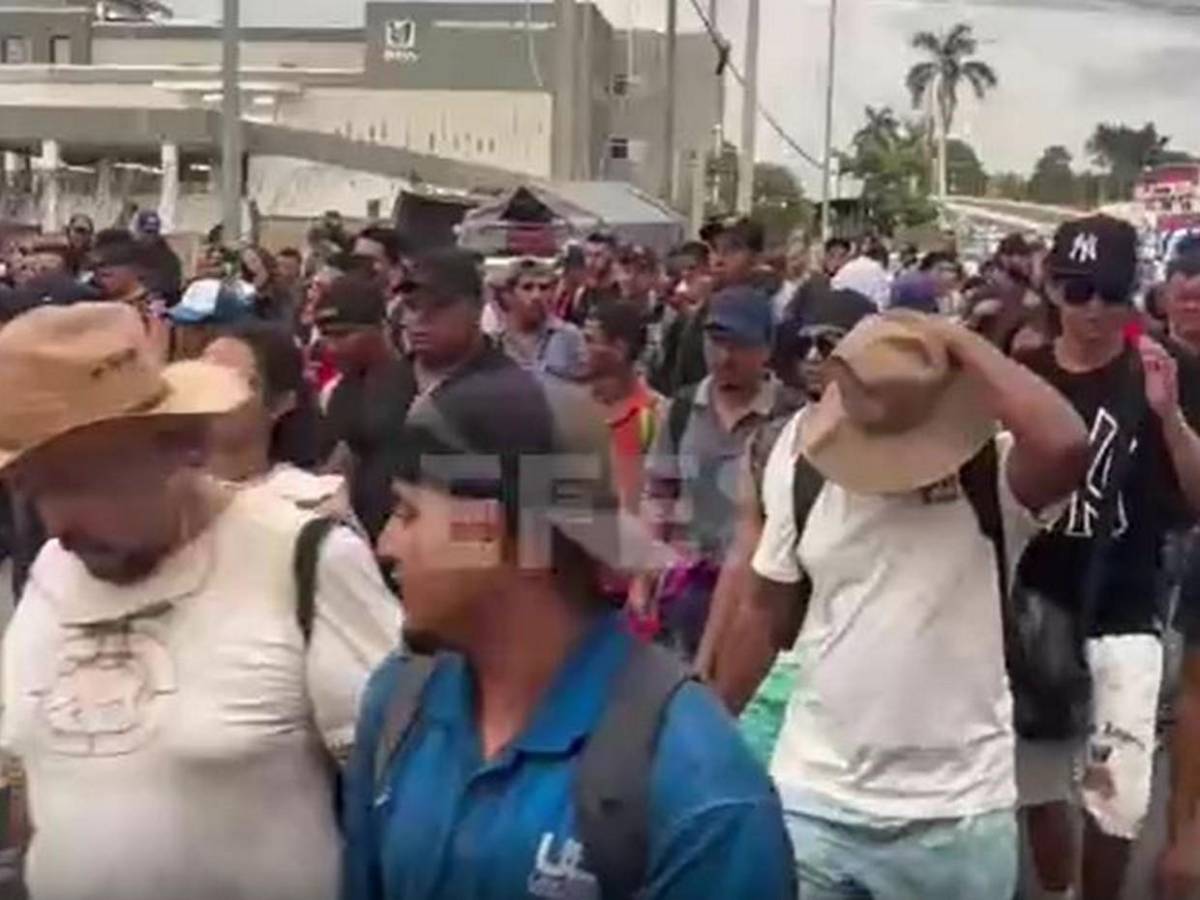 Unos 800 migrantes salen en caravana desde el sur de México hacia la capital