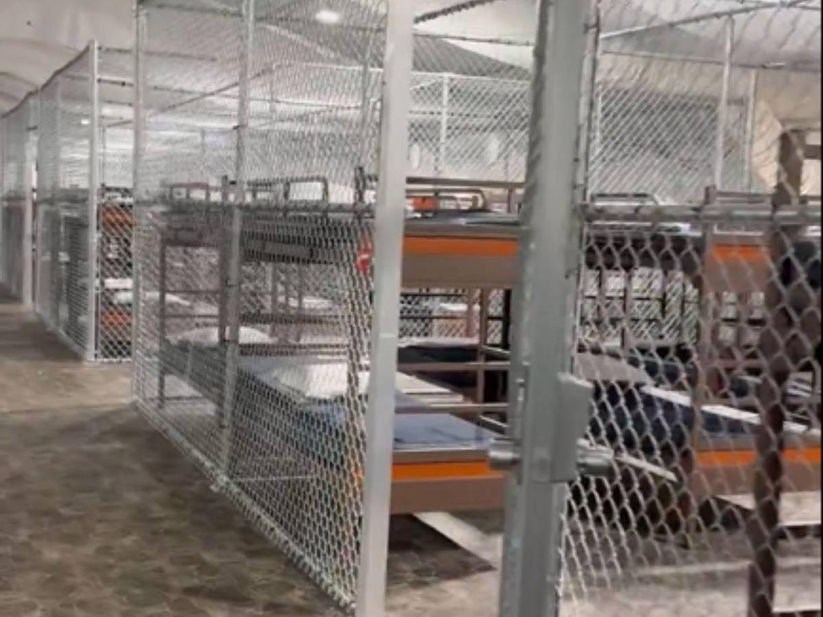 Así es Alligator Alcatraz, la nueva prisión para migrantes en Florida