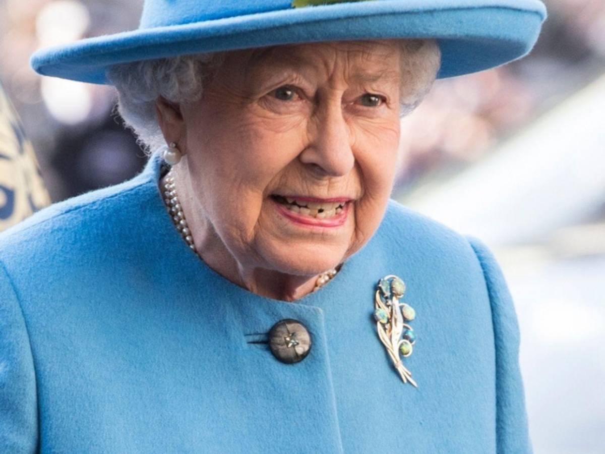 El libro que revela cómo Isabel II se distanció del príncipe Harry en sus últimos años
