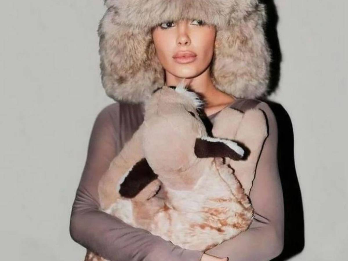 Bianca Censori genera reacciones con polémica fotografía