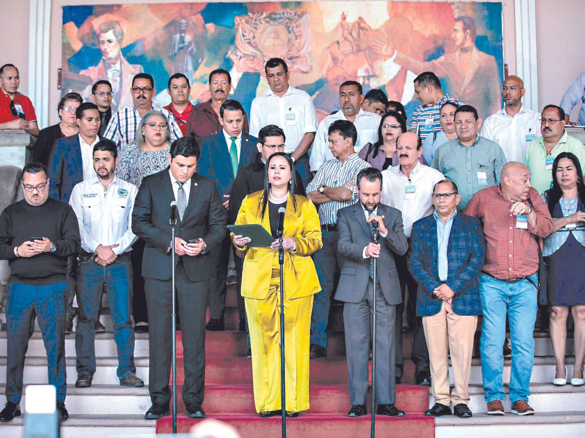 Tras aumento salarial, empleados públicos pujan por 25 rentas y colaterales