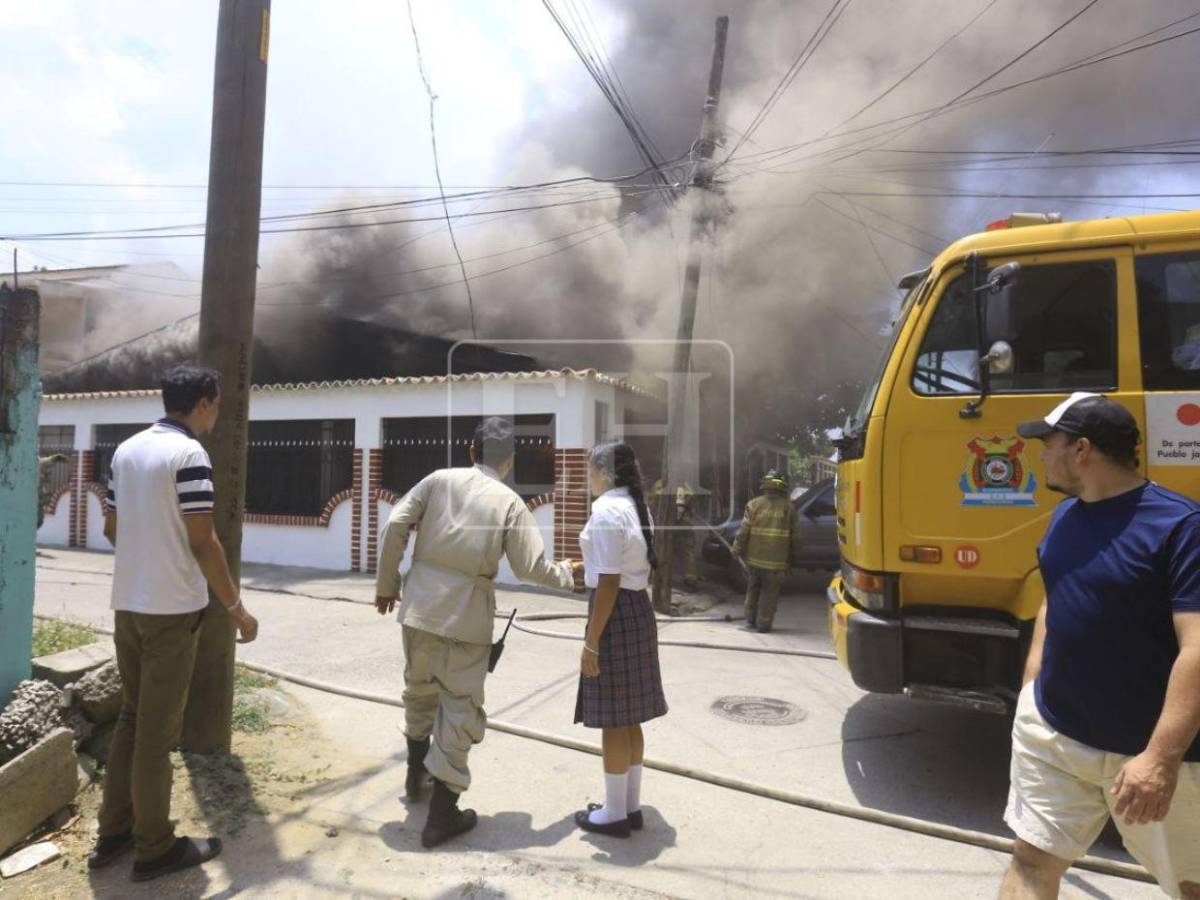 En cenizas: así quedó una casa en San Pedro Sula tras voraz incendio