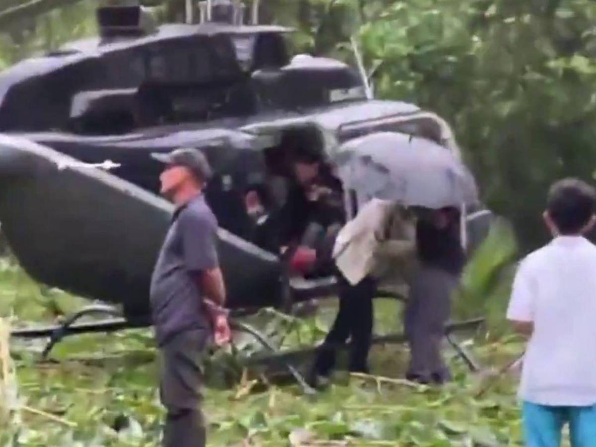 Aterrizaje forzoso en Cortés: el momento exacto en que Xiomara Castro baja del helicóptero