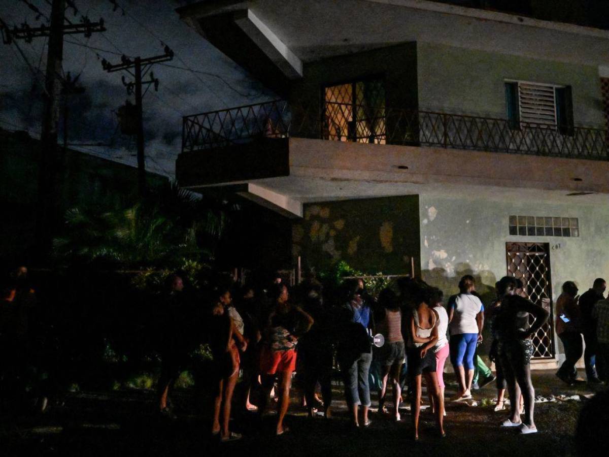 La electricidad vuelve a La Habana tras dos noches de protestas sin internet