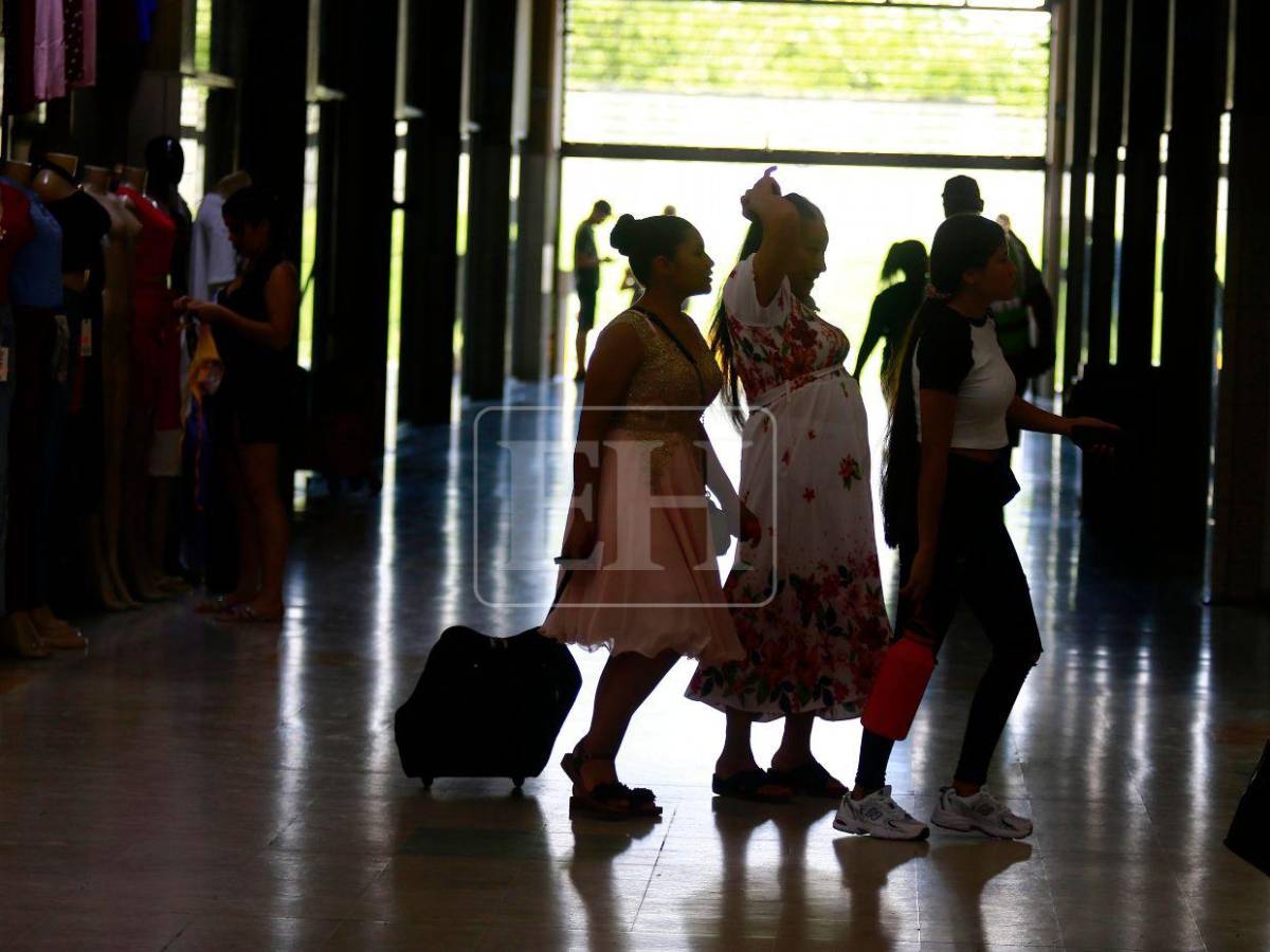 Sampedranos abarrotan la Gran Central Metropolitana por el Feriado Morazánico