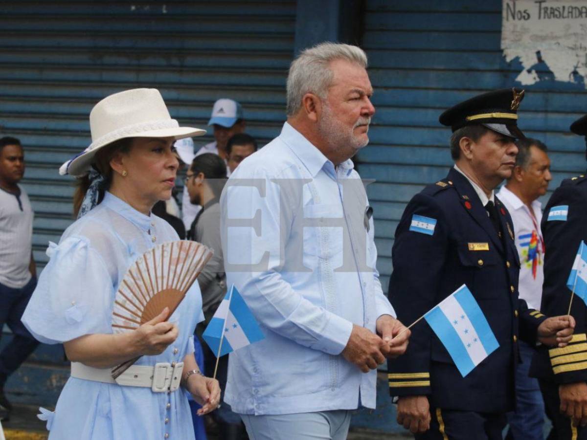 San Pedro Sula se viste de patriotismo y así desfila en los 204 años de independencia patria