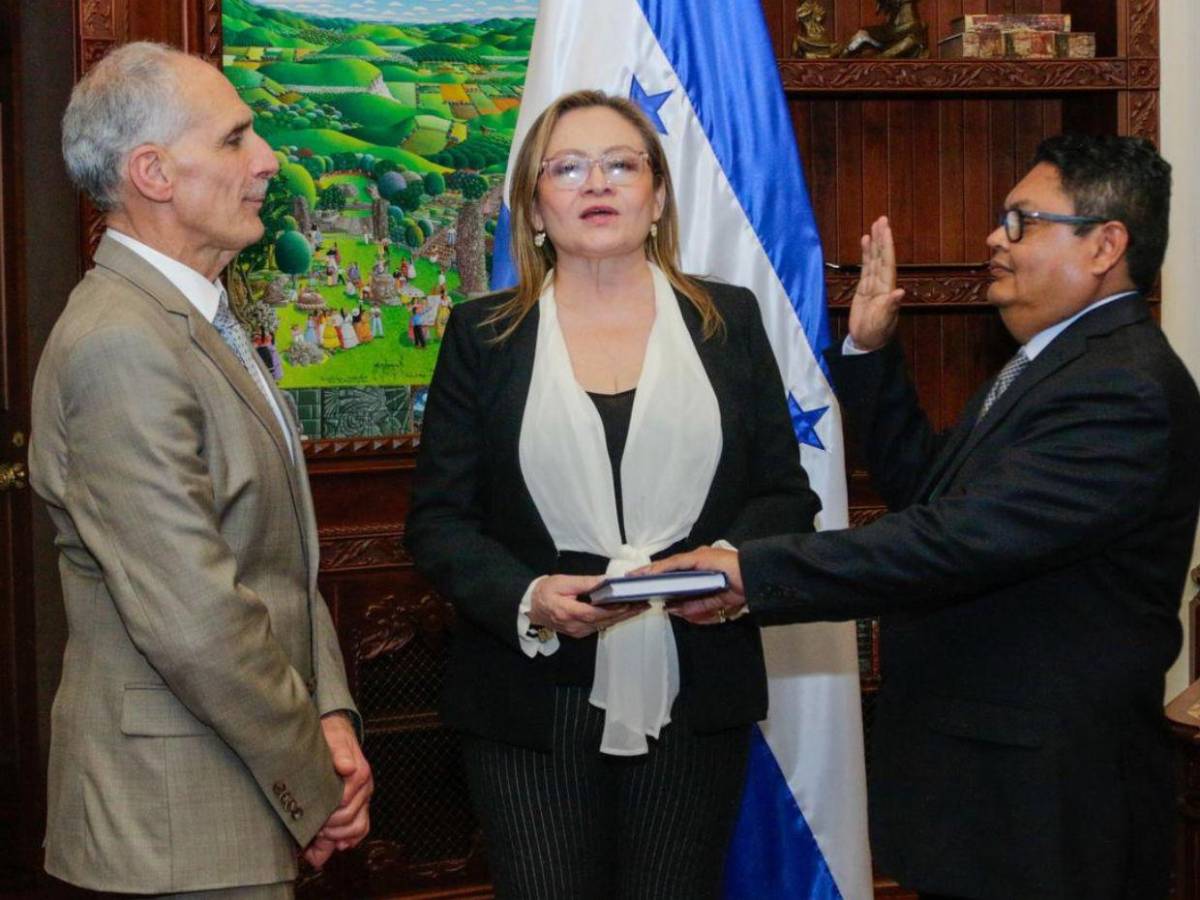 ¿Quiénes son los nuevos funcionarios juramentados por Nasry Asfura el 3 de marzo?