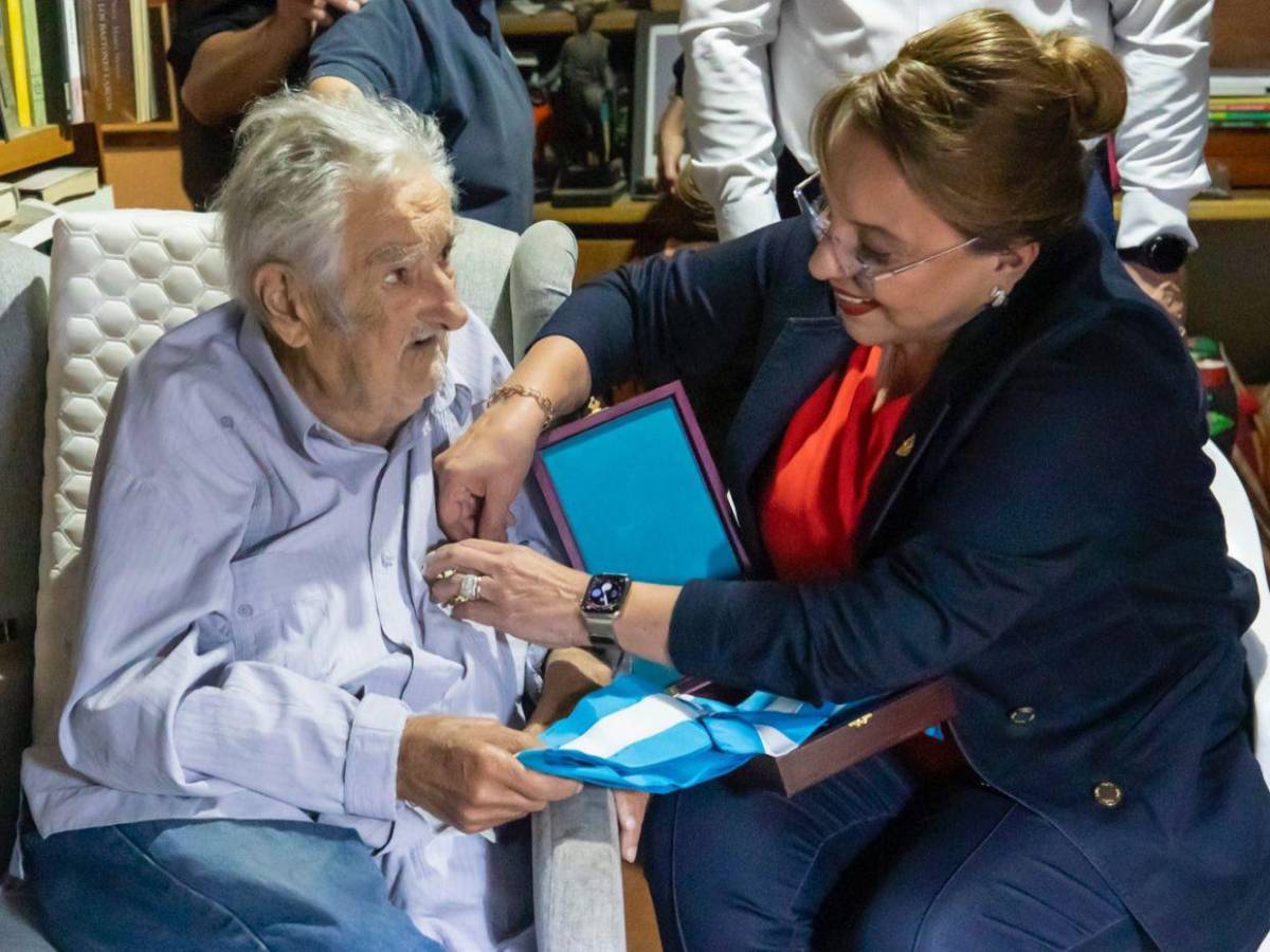 ¿Qué le regaló Xiomara Castro a ‘Pepe’ Mujica cuando lo visitó?
