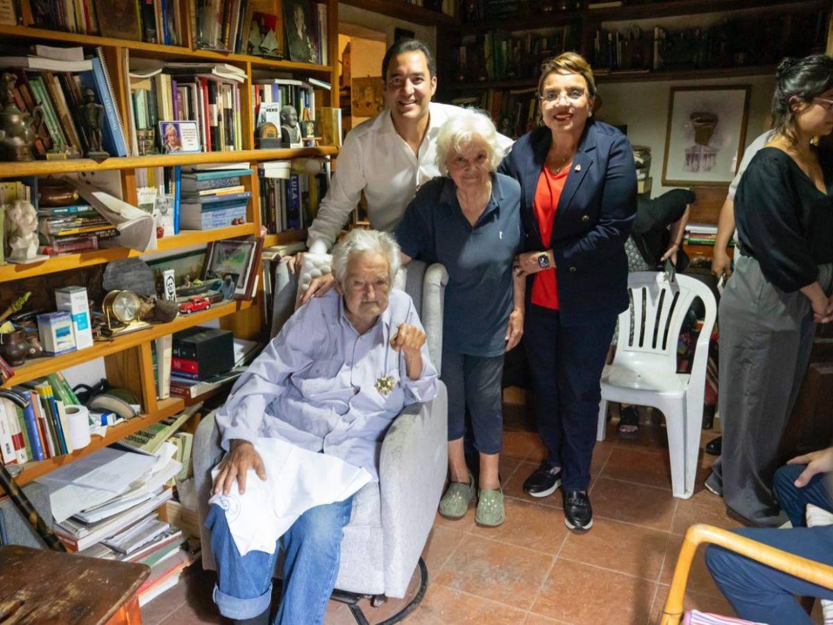 ¿Qué le regaló Xiomara Castro a ‘Pepe’ Mujica cuando lo visitó?