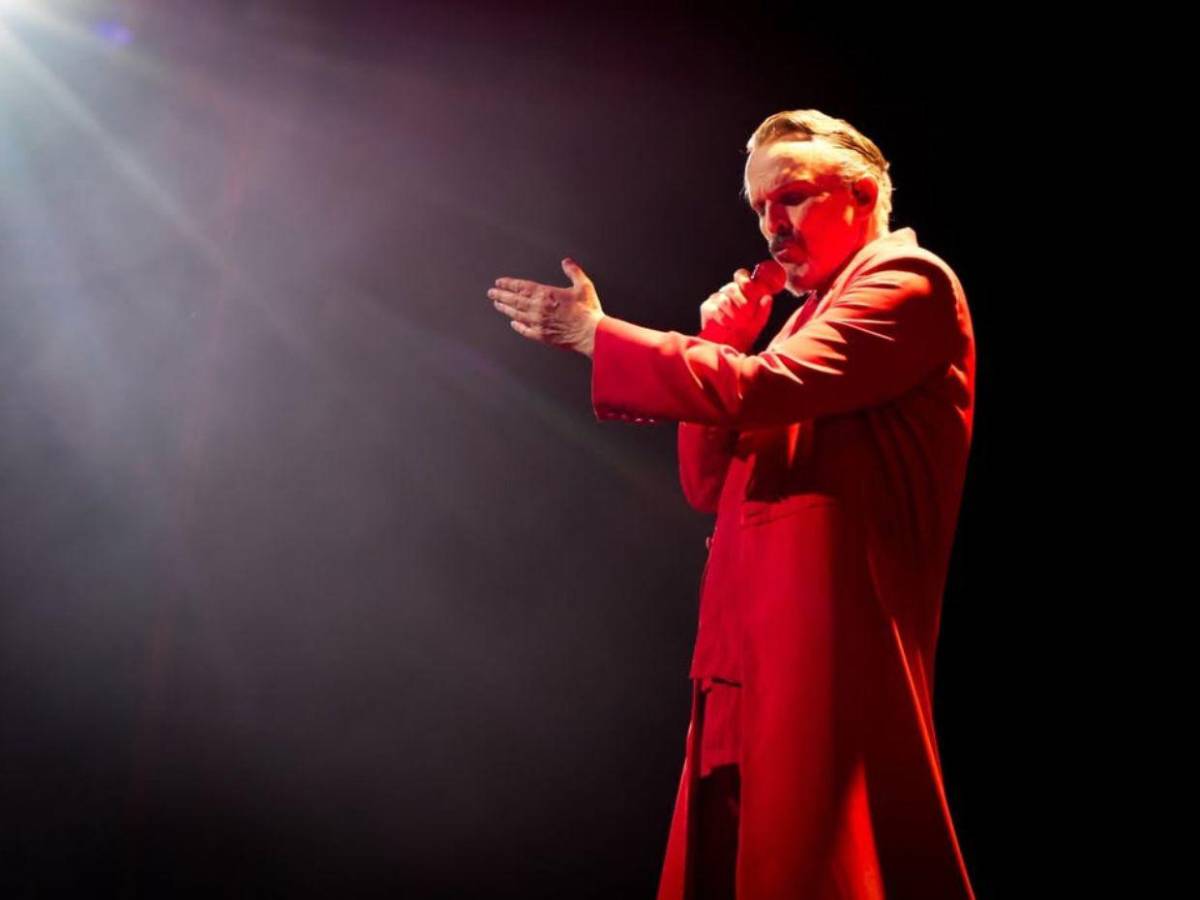 Miguel Bosé cumple 70 años y sigue de gira: se acerca su concierto en Honduras