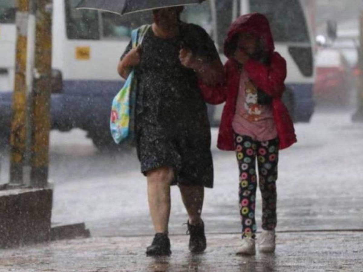 Copeco extiende alerta por lluvias 24 horas más y suma tres departamentos a alerta verde