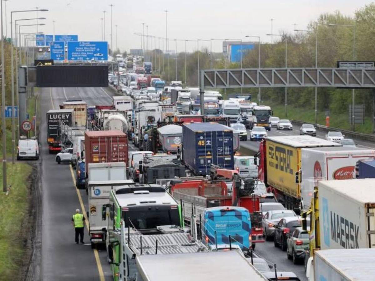 Bloqueos y caos vial en Dublín por alza en combustibles