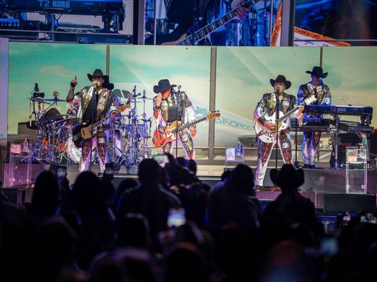 De Adoro a Libros tontos: El setlist oficial del concierto de Bronco en Honduras