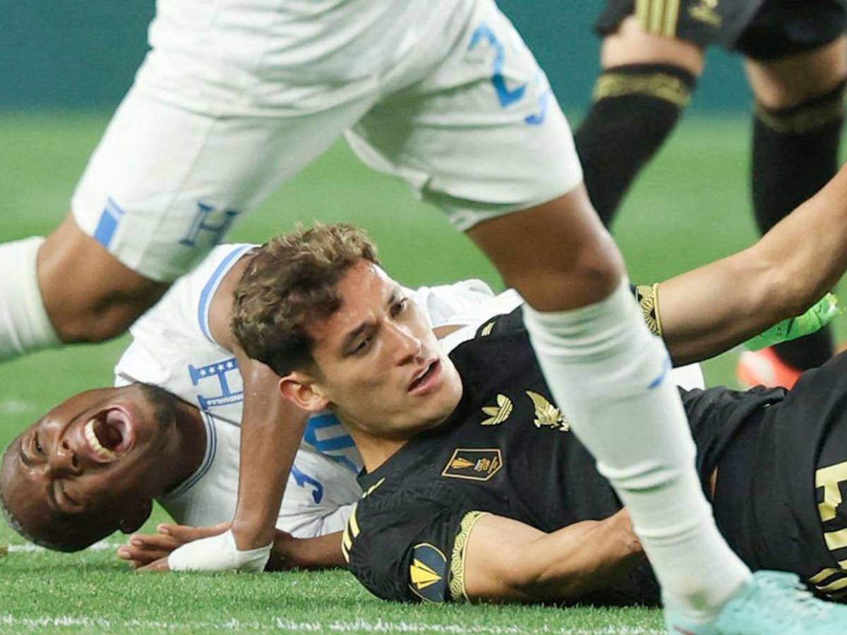 No se vio en TV: Peleas en las gradas del Honduras vs México e intrusos en la cancha