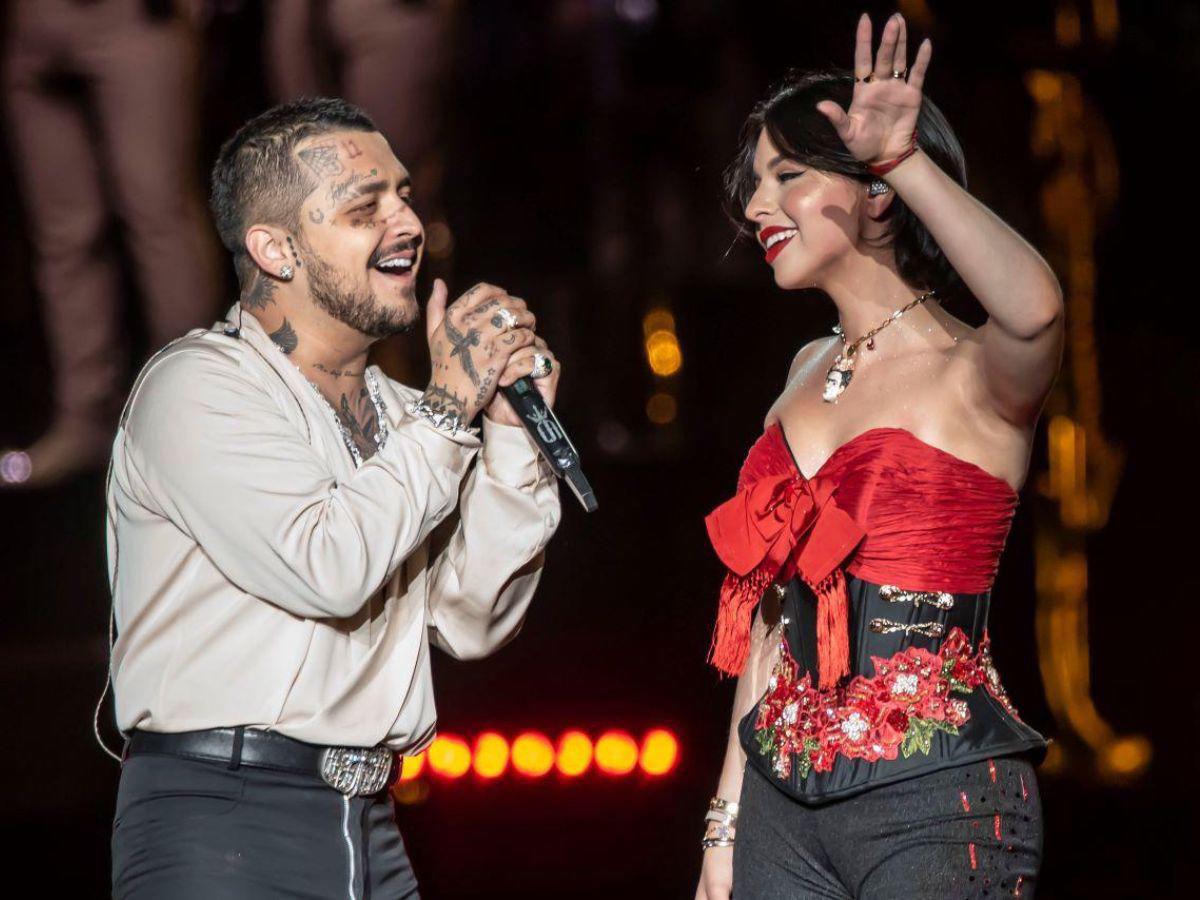 Aseguran que Christian Nodal le regaló un anillo a Ángela Aguilar