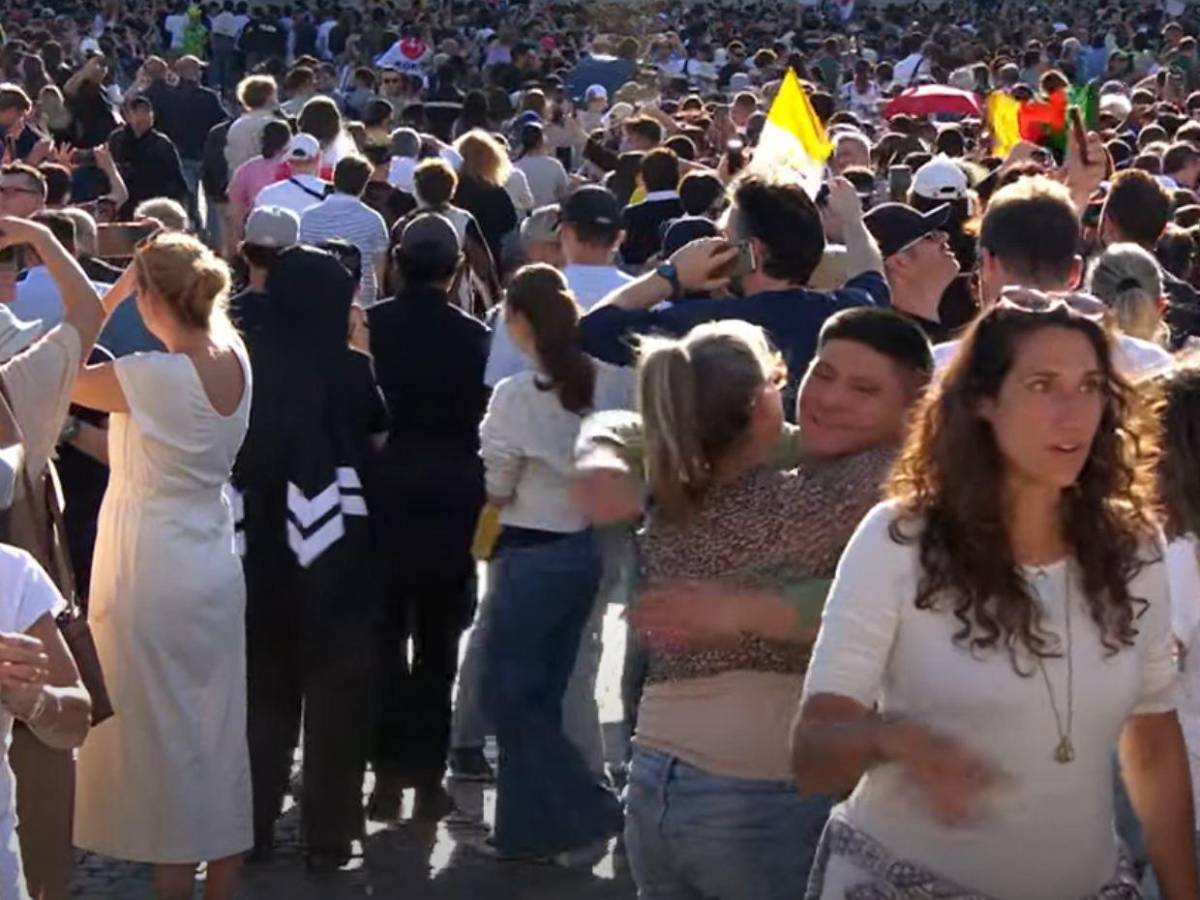 ¡Habemus Papam! Así se celebró en la plaza de San Pedro el anuncio del nuevo papa