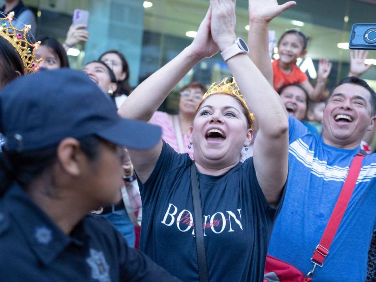 Miss Universo 2025 provoca histeria colectiva en México: así recibieron a Fátima Bosch
