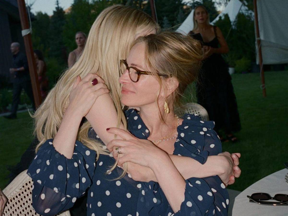 ¿Quién llevó a Emma Roberts al altar en su boda con Cody John?
