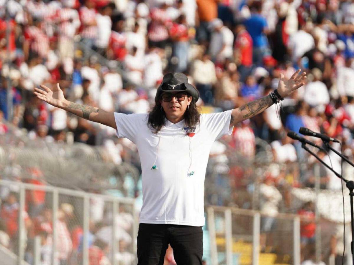 Diablos Negros ponen en ambiente a los aficionados en el Nacional previo a la final