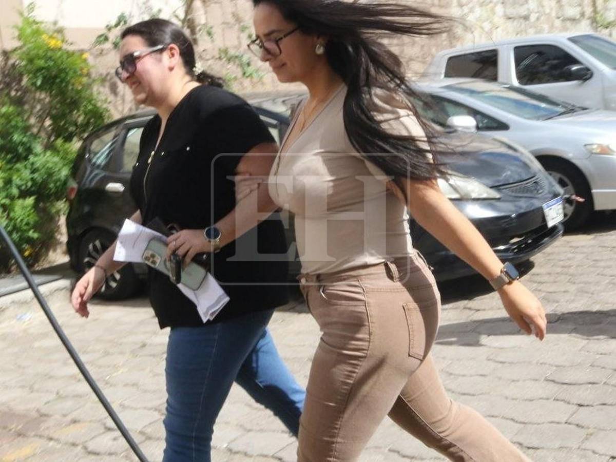 Oro por todos y los bendigo: Iris Cuéllar tras firmar libro de asistencia en la CSJ