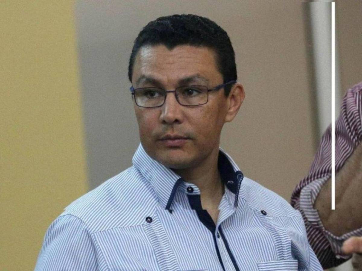 Ebal Díaz afirma que dará su versión de las acusaciones cuando el familión se vaya