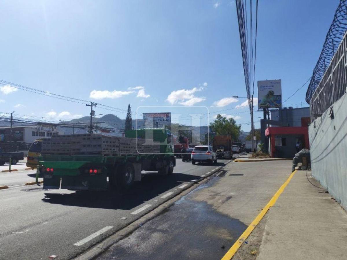 Infernal tráfico colapsa la salida al sur de Tegucigalpa