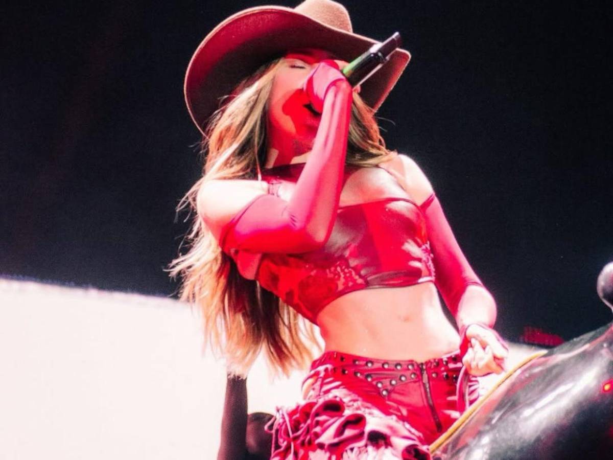 ¡Le llueven críticas! Lupillo Rivera cuenta detalles íntimos de su primer encuentro con Belinda